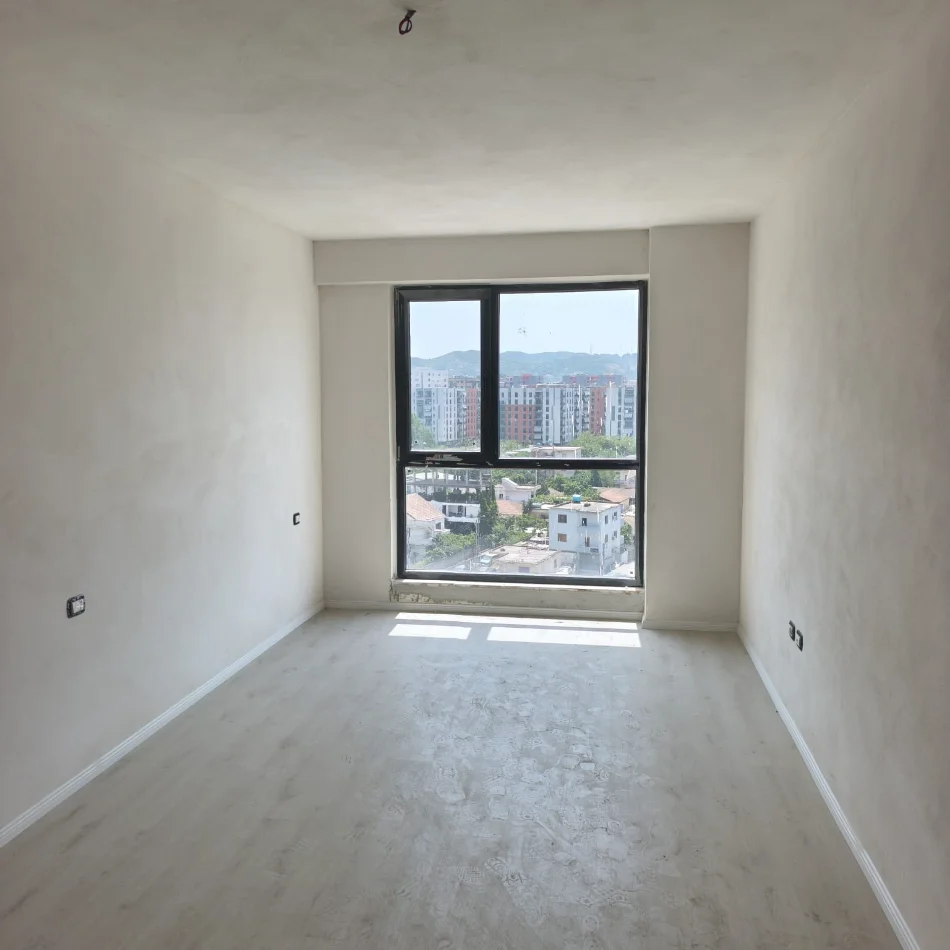 Tirane, shitet apartament , 121 m² 218.000 € (ish Fusha e Aviacionit)