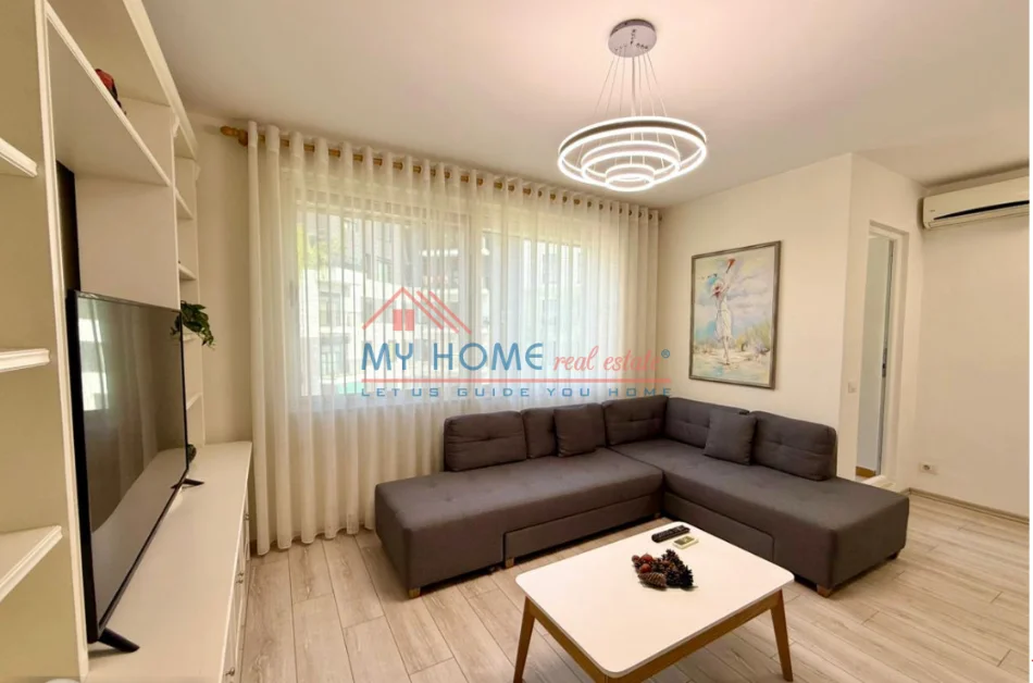 Tirane, jepet me qera apartament 1+1+Ballkon Kati 8, 70 m² 900 € (Rruga e Kosovareve)