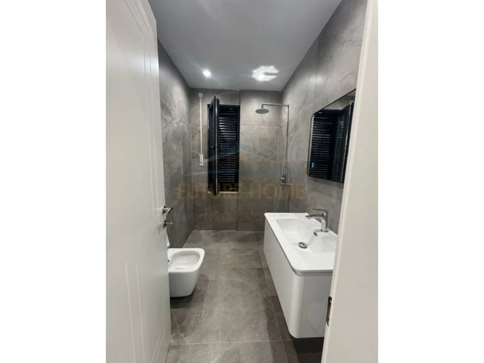 Tirane, shitet apartament 2+1+Ballkon Kati 2, 97 m² 230.000 € (Kodra e Diellit)