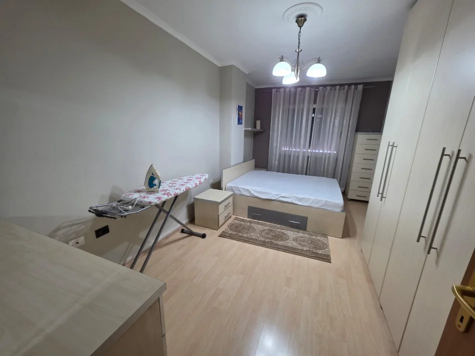 Tirane, jepet me qera apartament 2+1 Kati 4, 73 m² 650 € (sheshi willson)