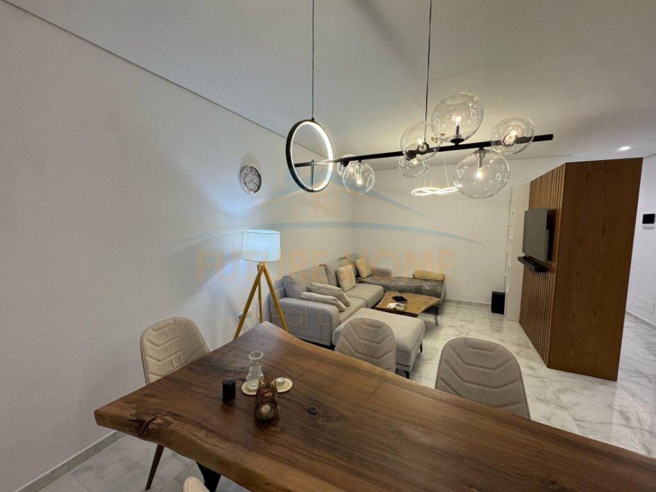 Durres, shitet apartament 2+1+Ballkon Kati 2, 106 m² 