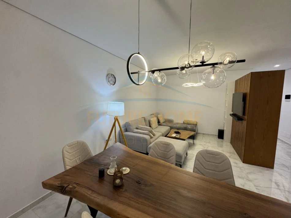 Durres, shitet apartament 2+1+Ballkon Kati 2, 105 m² 280.000 € (san pietro gjiri i lalezit)