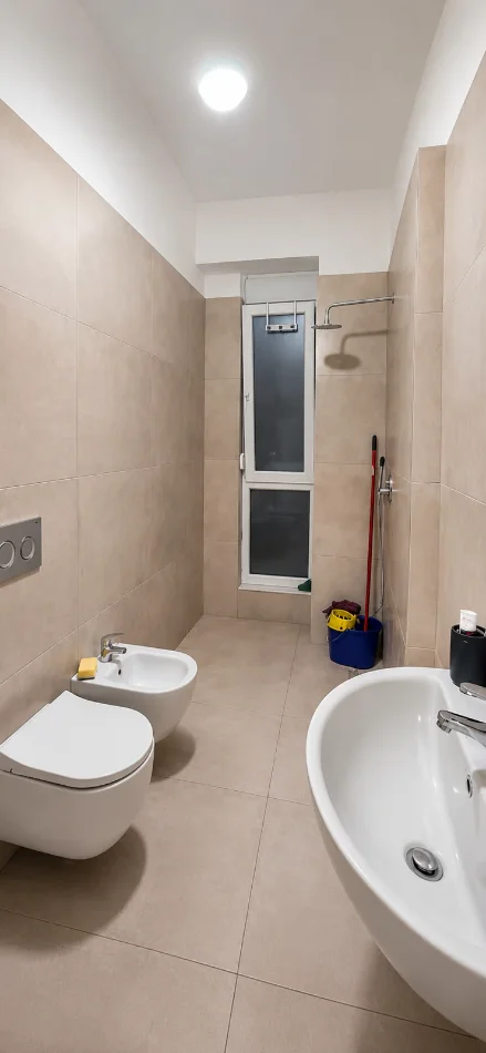 Tirane, jepet me qera apartament 1+1 Kati 4, 71 m² 518 € (fusha aviacionit)