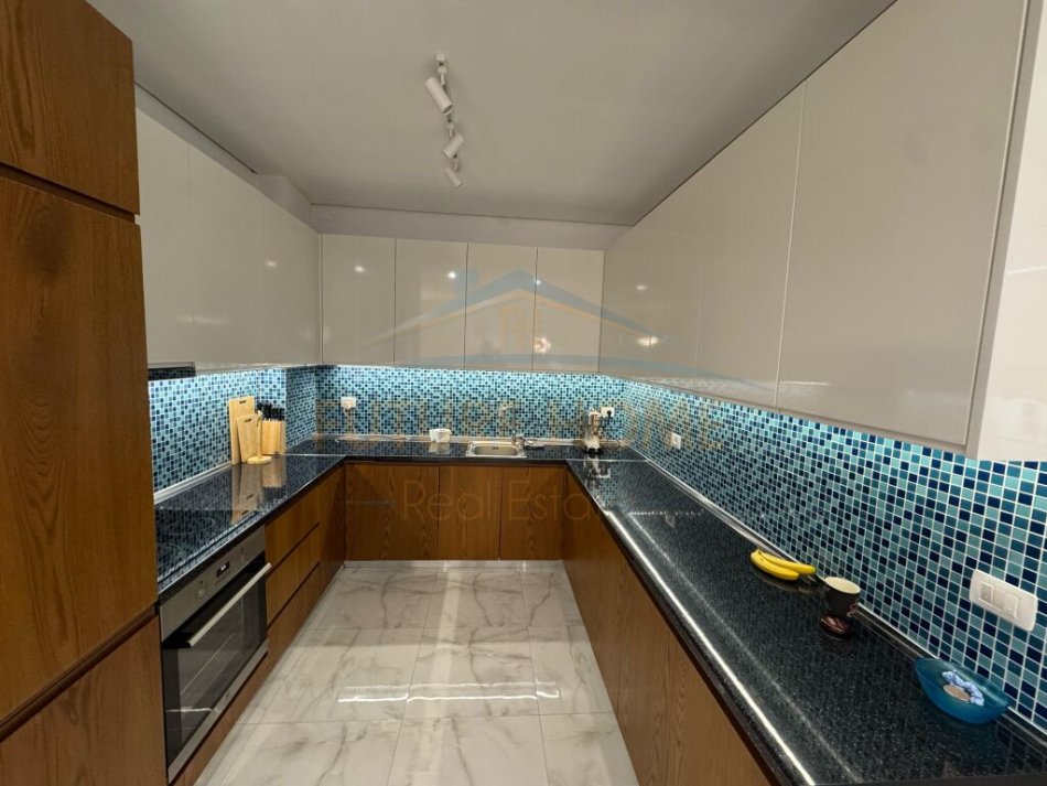 Durres, shitet apartament 2+1+Ballkon Kati 2, 106 m² 