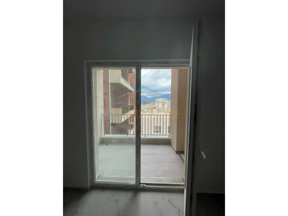 Tirane, shitet apartament 1+1 Kati 8, 75 m² 124.000 € (Dritan Hoxha)