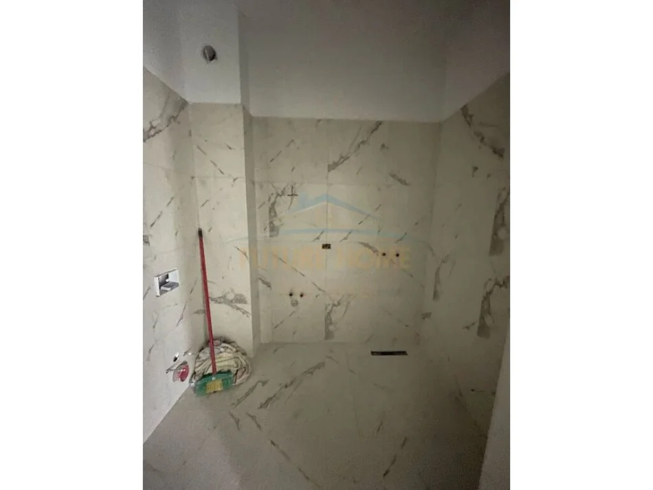 Tirane, shitet apartament 1+1 Kati 8, 75 m² 124.000 € (Dritan Hoxha)