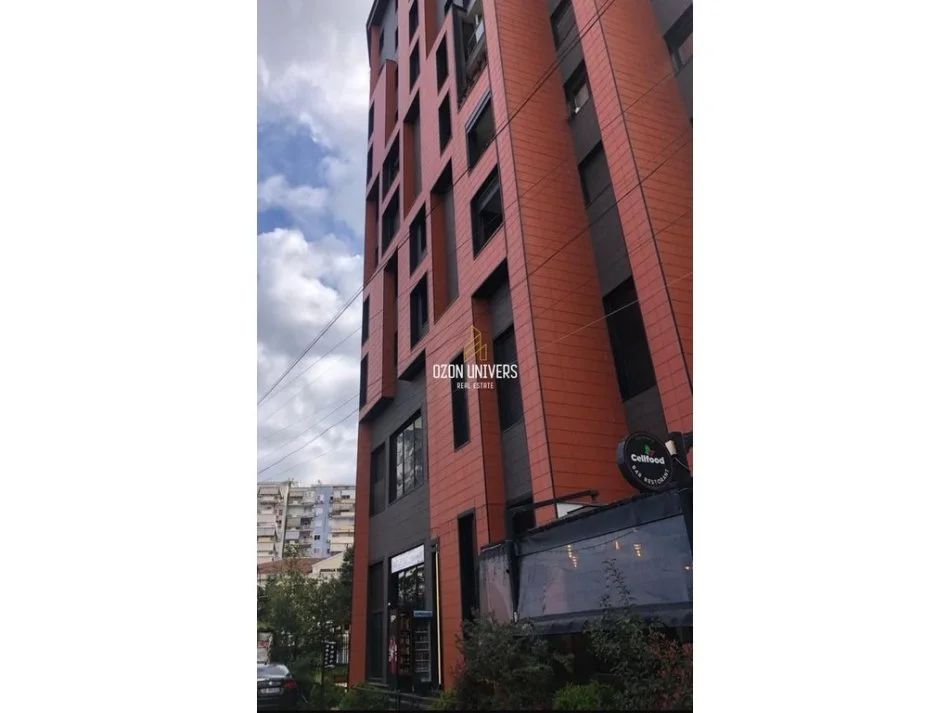 Tirane, shitet ambjent biznesi Kati 1, 25 m² 70.000 € (Qender,Toptani)