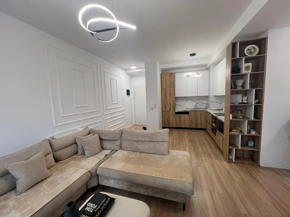 Tirane, jepet me qera apartament 2+1 Kati 4, 90 m² 650 € (Rruga Jordan Misja ,Kompleksi Kontakt)