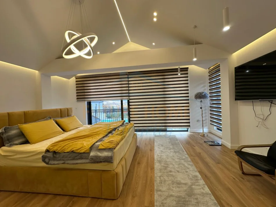 Qera, Vilë 2-Katëshe, TEG 2600 €