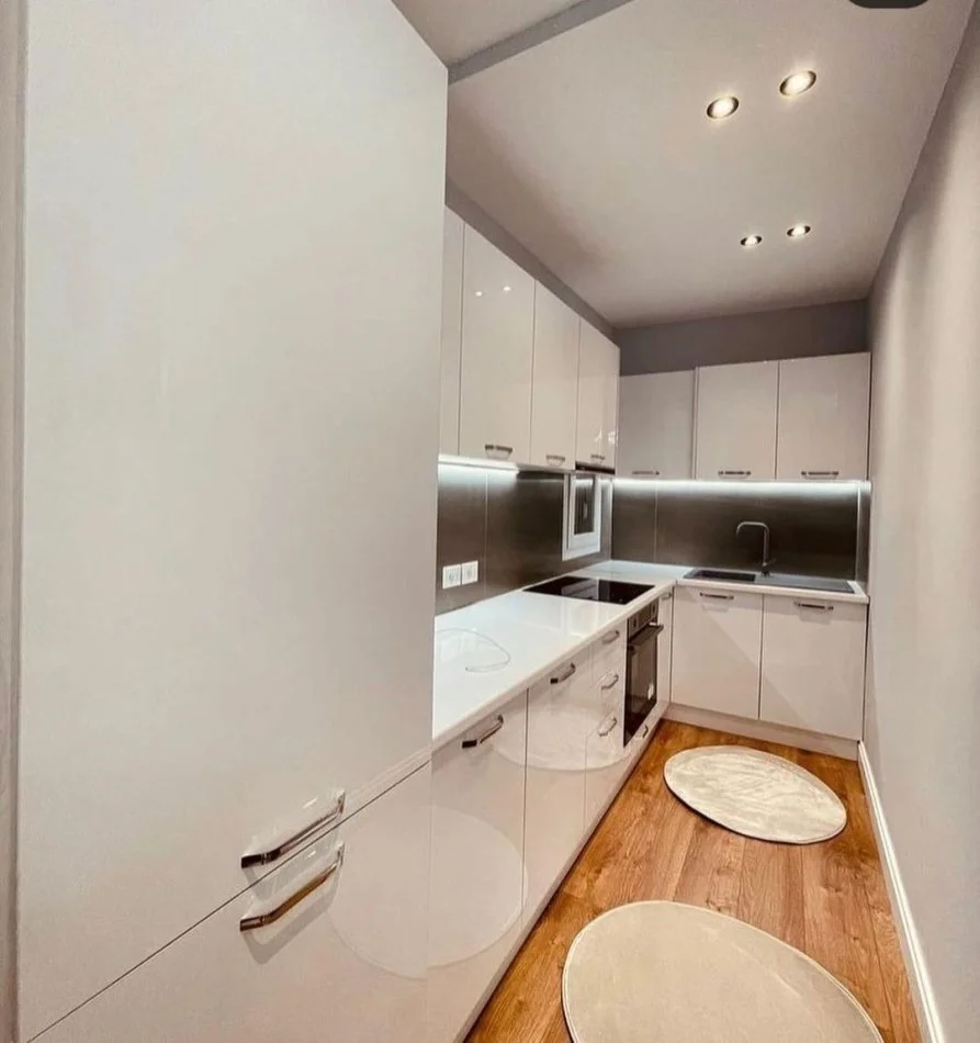 Tirane, jepet me qera apartament 2+1+Ballkon Kati 2, 90 m² 690 € (ISH PARKU REPORT TV)