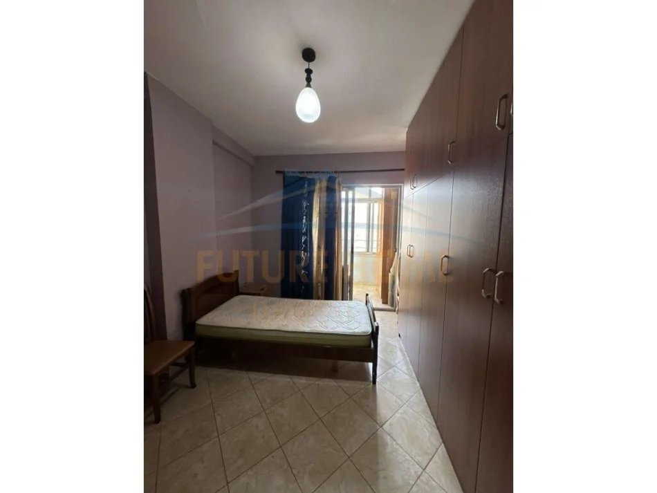 Tirane, jepet me qera apartament 2+1 Kati 6, 110 m² 450 € (Yzberisht)