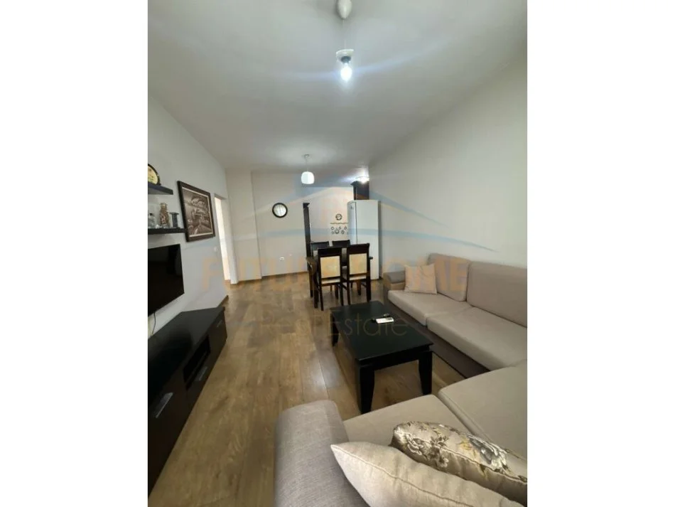 Tirane, jepet me qera apartament 2+1 Kati 6, 110 m² 450 € (Yzberisht)