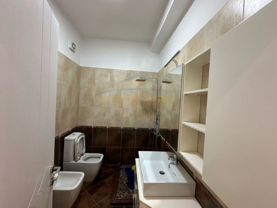 Tirane, shitet apartament 3+1 Kati 3, 113 m² 227.000 € (Liqeni i thate)
