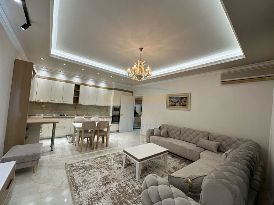 Tirane, shitet apartament 3+1 Kati 3, 113 m² 227.000 € (Liqeni i thate)