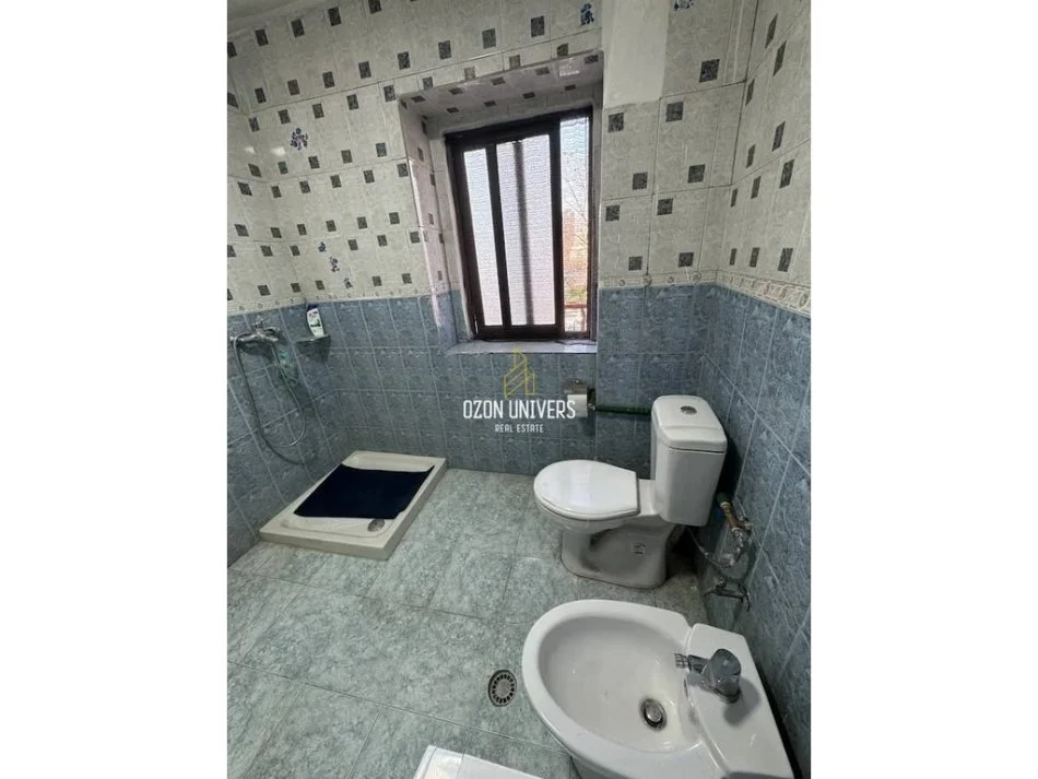 Tirane, jepet me qera apartament 2+1 Kati 2, 70 m² 600 € (Rruga E Elbasanit)