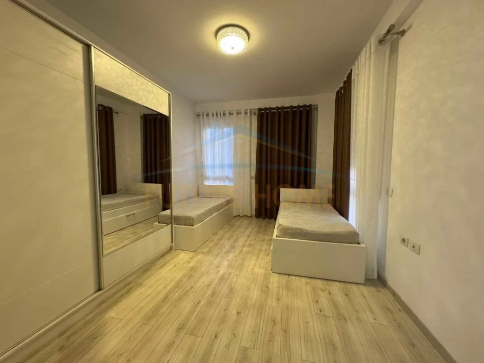 Tirane, shitet apartament 2+1+POST PARKIMI Kati 5, 88 m² 248.000 € (ZOGU I ZI)