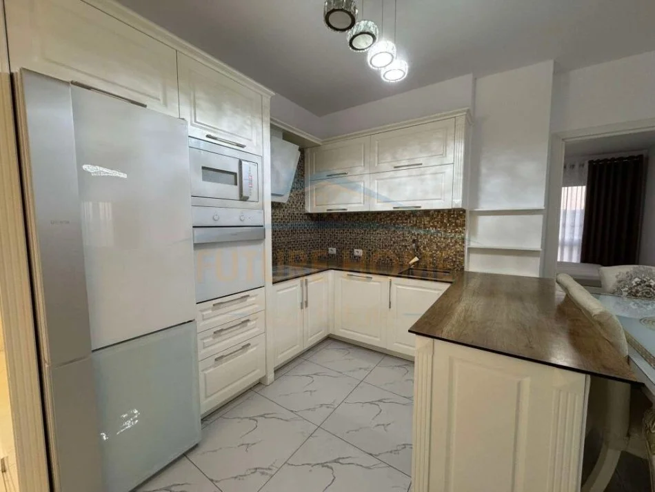 Tirane, shitet apartament 2+1 Kati 5, 88 m² 248.000 € (Zogu i Zi)