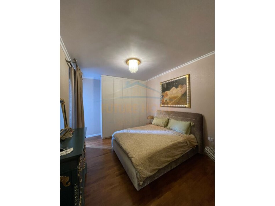 Tirane, shitet apartament 2+1+Aneks+Ballkon Kati 2, 116 m² 250.000 € (RRUGA LIQENI I THAT)