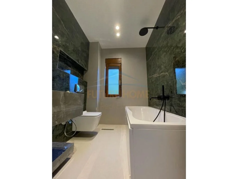 Tirane, jepet me qera Vile 3 Kateshe, 200 m² 3.000 € (Rezidenca Colombo, TEG)