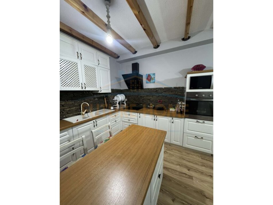Tirane, jepet me qera apartament 2+1 Kati 3, 100 m² 470 € (UNAZA RE)  UNA49837