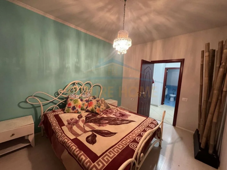 Tirane, jepet me qera apartament 2+1+Ballkon Kati 3, 100 m² 450 € (Unaza e Re)