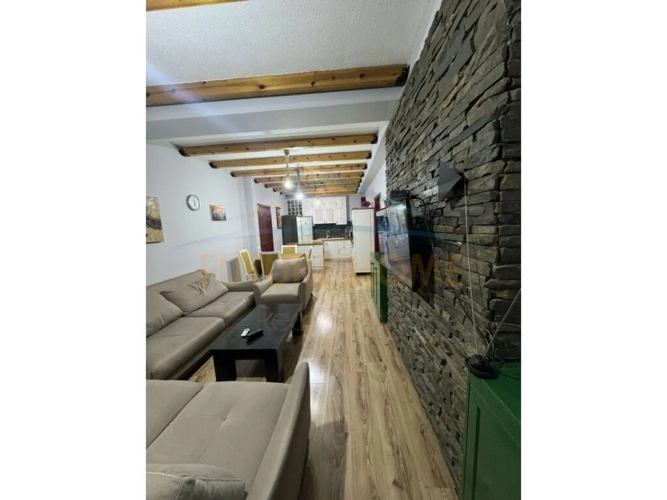 Tirane, jepet me qera apartament 2+1+Ballkon Kati 3, 100 m² 450 € (Unaza e Re)