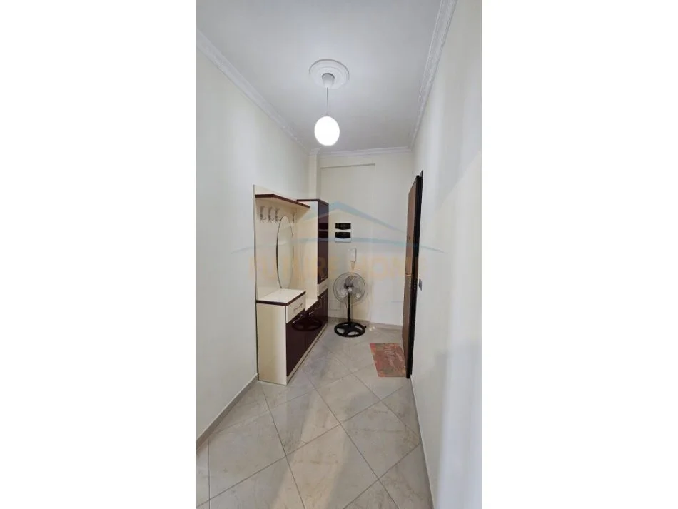 Vlore, jepet me qera apartament 2+1 Kati 5, 110 m² 500 € (Te Fibank Skele) rv49845