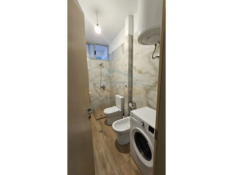 Vlore, jepet me qera apartament 2+1 Kati 5, 110 m² 500 € (Te Fibank Skele) rv49845