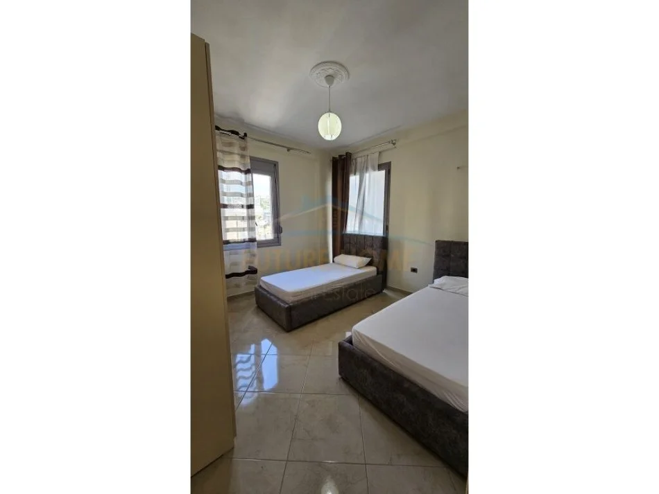 Vlore, jepet me qera apartament 2+1 Kati 5, 110 m² 500 € (Te Fibank Skele) rv49845