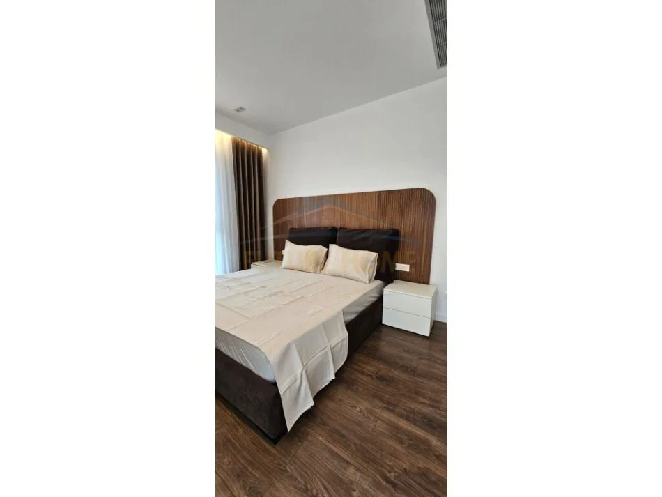 Tirane, jepet me qera apartament 3+1+Ballkon Kati 14, 129 m² 2.500 € (Rezidenca Tirana Garden Building, Rruga e Kavajes)