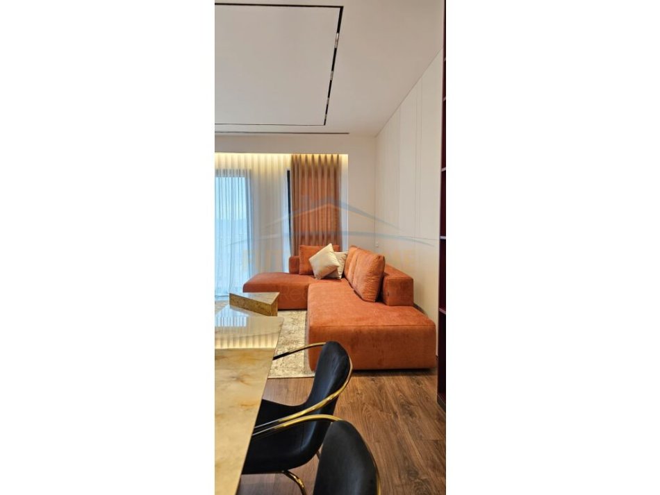 jepet me qera 3+1 , (Tirana Garden Building)