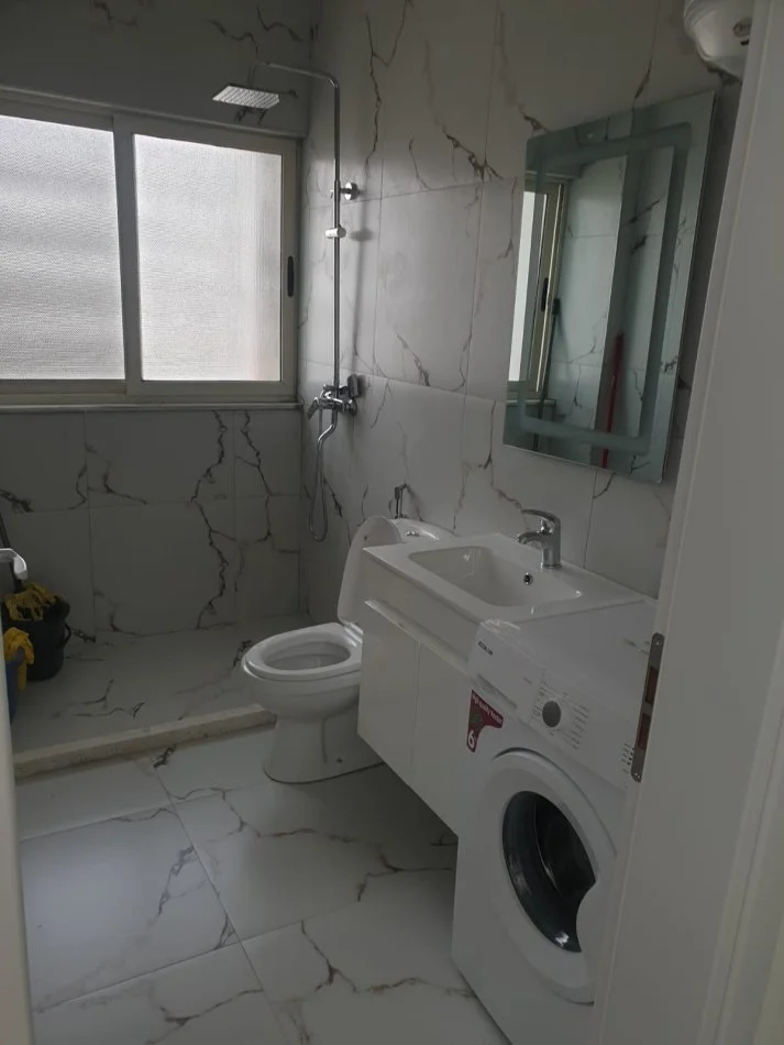 Tirane, jepet me qera apartament 1+1+Ballkon Kati 11, 470 € (prane Fushes se Aviacionit)