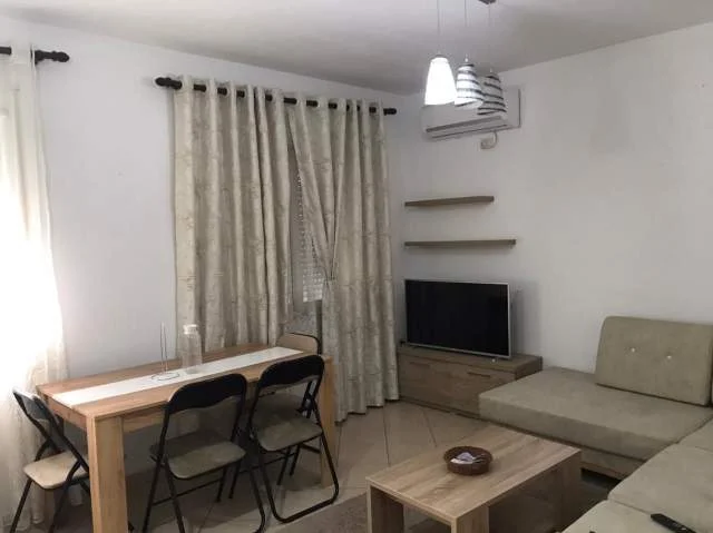 Tirane, jepet me qera apartament 1+1 Kati 4, 60 m² 400 Euro (Jordan Misja)