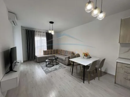 Tirane, qera apartament 1+1 Kati 4, 67 m² (unaza e re)