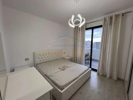 Tirane, qera apartament 1+1 Kati 4, 67 m² (unaza e re)