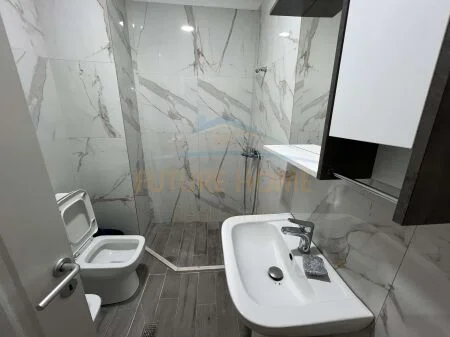 Tirane, qera apartament 1+1 Kati 4, 67 m² (unaza e re)