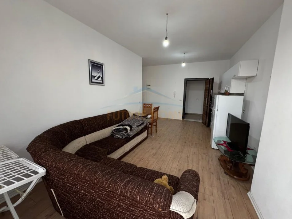 Tirane, shitet apartament 1+1 Kati 4, 64 m² 62.400 € (kamez)