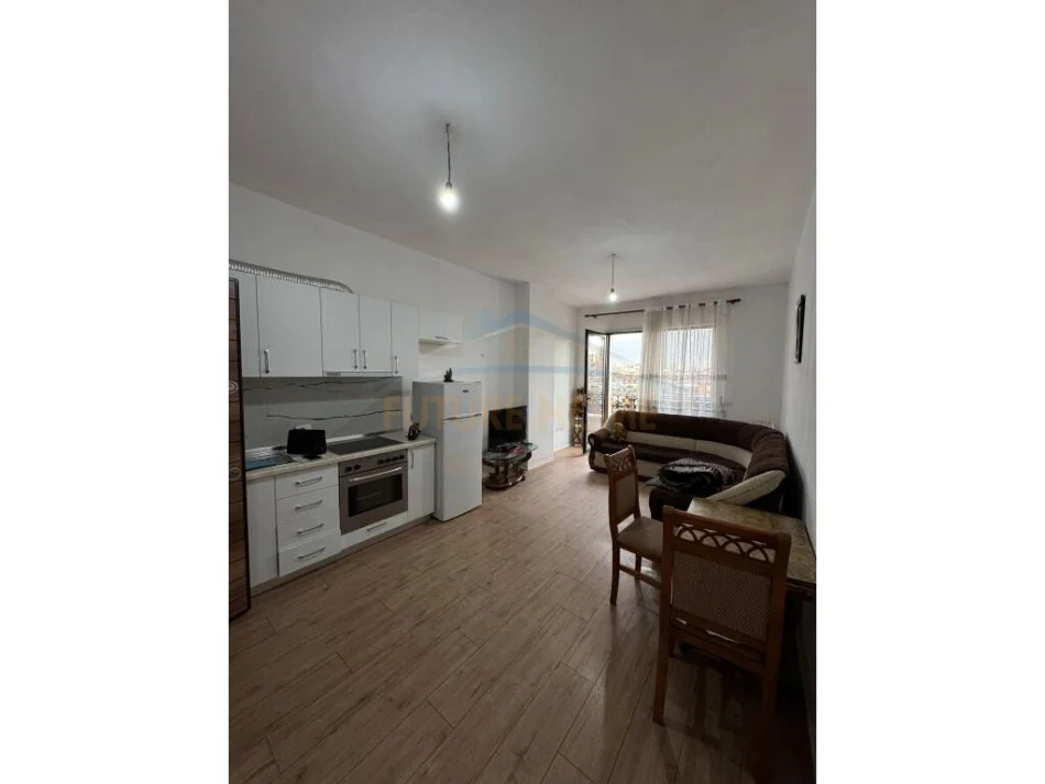 Tirane, shitet apartament 1+1 Kati 4, 64 m² 62.400 € (kamez)