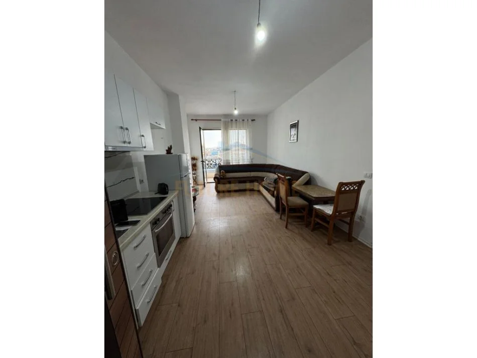 Tirane, shitet apartament 1+1 Kati 4, 64 m² 62.400 € (kamez)