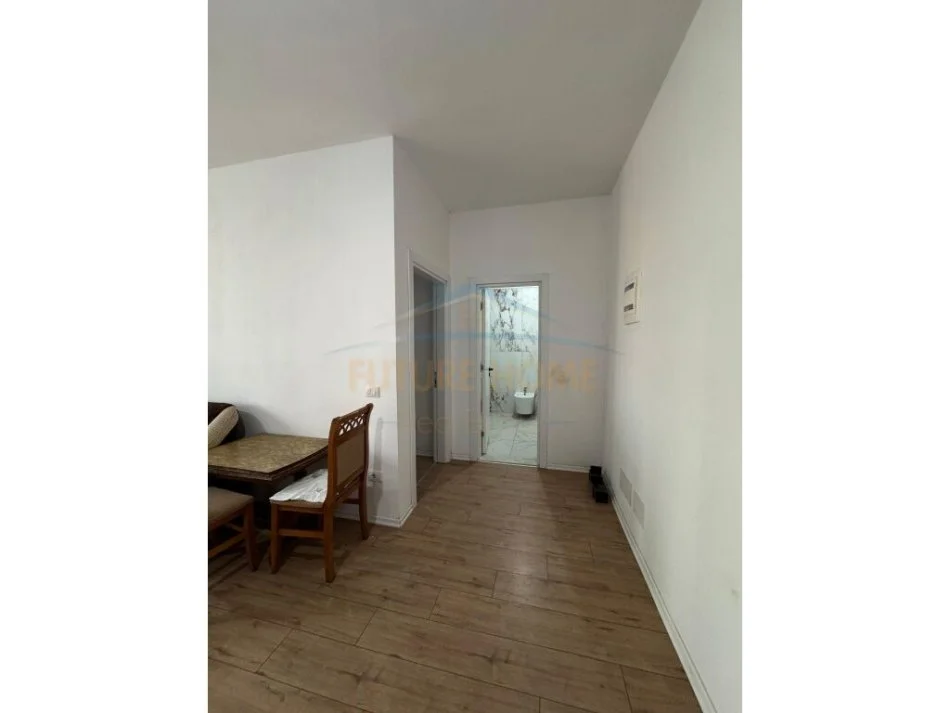 Tirane, shitet apartament 1+1 Kati 4, 64 m² 62.400 € (kamez)