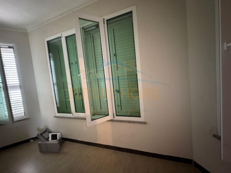 jepet me qera Vile , 130 m² 1.000 € (kruqi kuq)