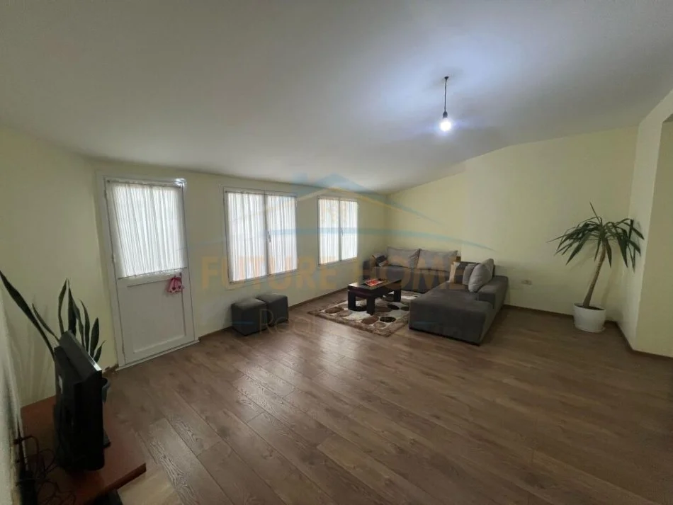Tirane, jepet me qera apartament 2+1 Kati 4, 154 m² 500 € (Rruga siri kodra)
