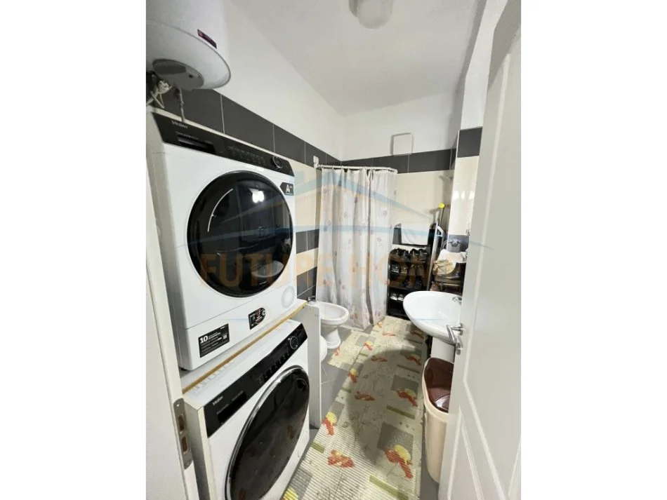 Tirane, shitet apartament 2+1 Kati 2, 105 m² 140.000 € (Fresku)