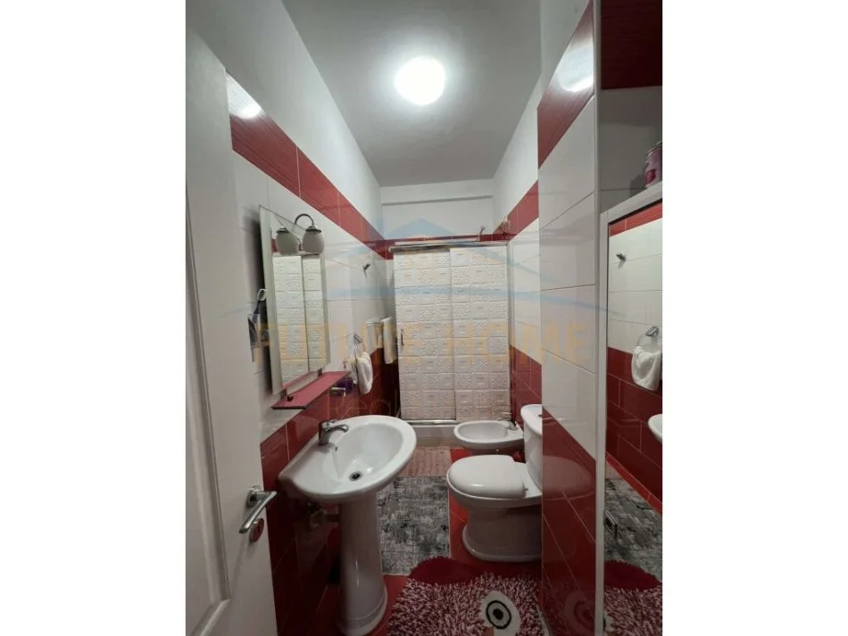 Tirane, shitet apartament 2+1 Kati 2, 105 m² 140.000 € (Fresku)