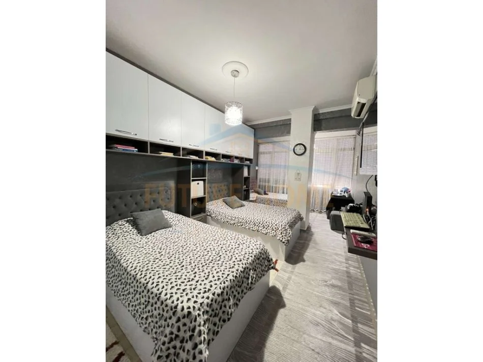 Tirane, shitet apartament 2+1 Kati 2, 105 m² 140.000 € (Fresku)