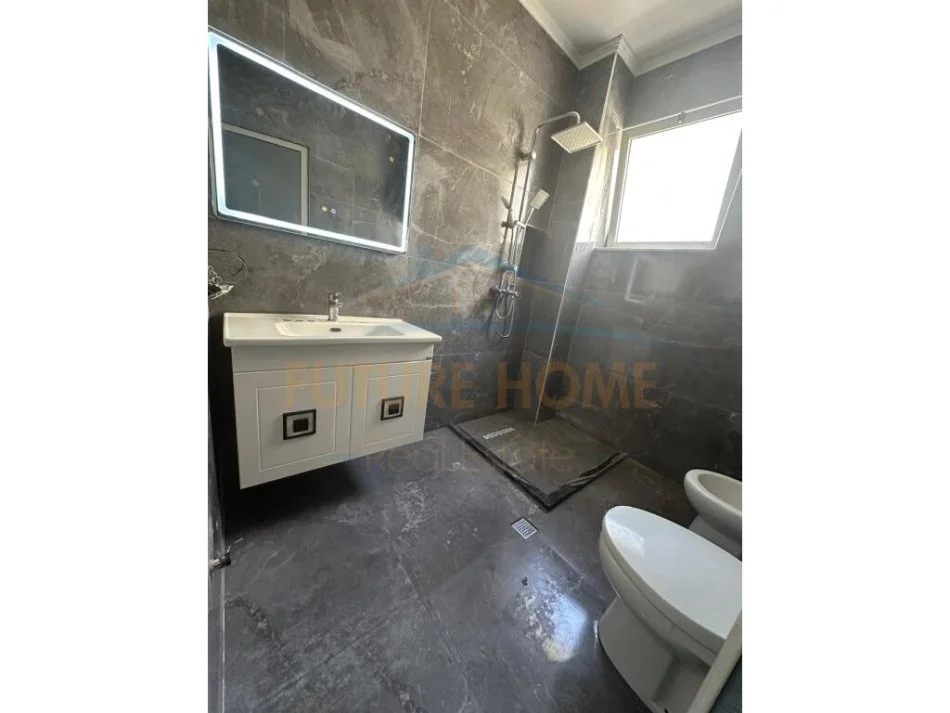 Durres, shitet apartament 1+1+Ballkon Kati 3, 70 m² 145.000 € (Shkembi i Kavajes, Durres)