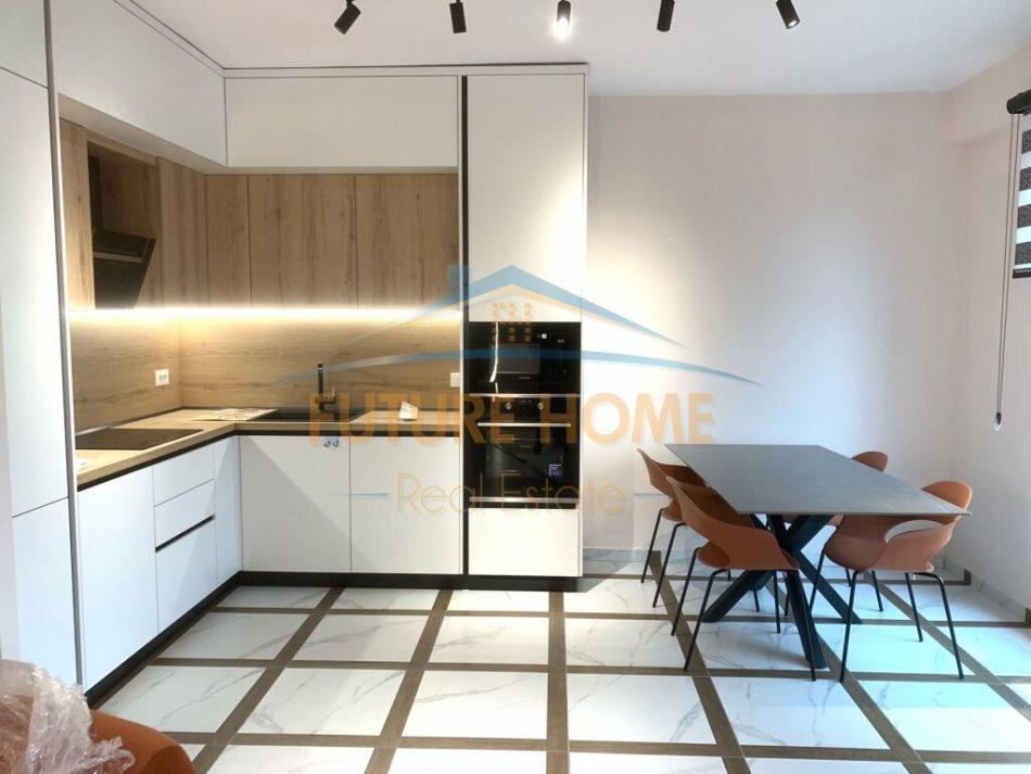 Tirane, jepet me qera apartament 1+1 Kati 7, 73 m² 1.000 € 