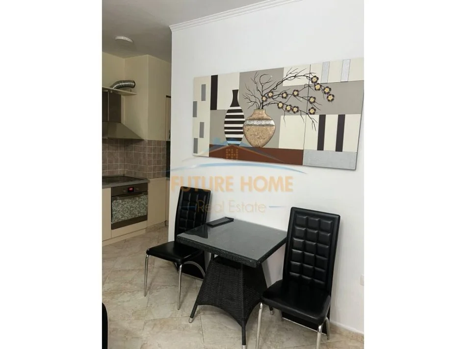 Tirane, jepet me qera garsonier 1+1 Kati 3, 40 m² 500 € (rruga e barrikadave)