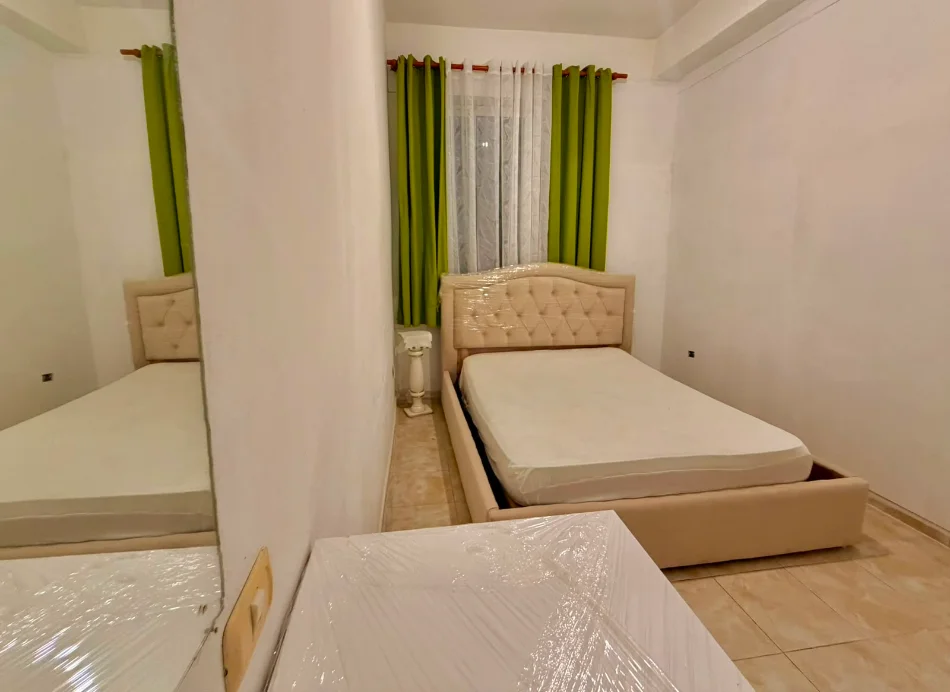 Tirane, jepet me qera shtepi 1+1 Kati 1, 60 m² 400 € (Myslym Shyr prane Shallvareve)