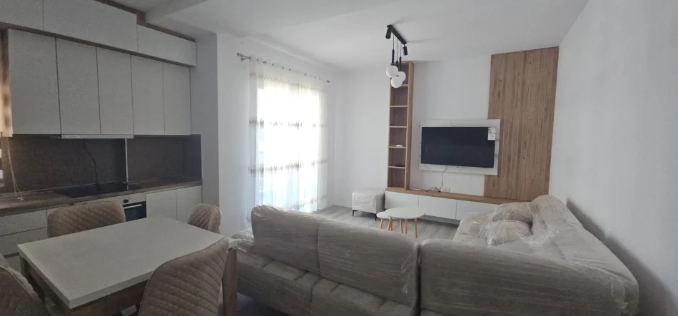 Tirane, jepet me qera apartament 1+1 Kati 2, 80 m² 350 € (Paskuqan)
